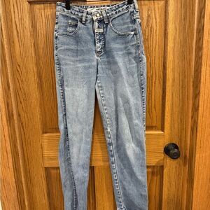 Medium Wash Vintage Marithé Girbaud Francois Jeans. Size 5/6